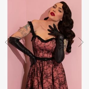 VIXEN BUSTIER CROP TOP IN PEACH AND BLACK LACE - VIXEN BY MICHELINE PITT